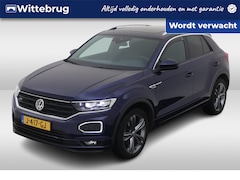 Volkswagen T-Roc - 1.5 TSI Sport / Pano / Navigatie / Led / Digitaal dashboard / Camera / Parkeersensoren / L