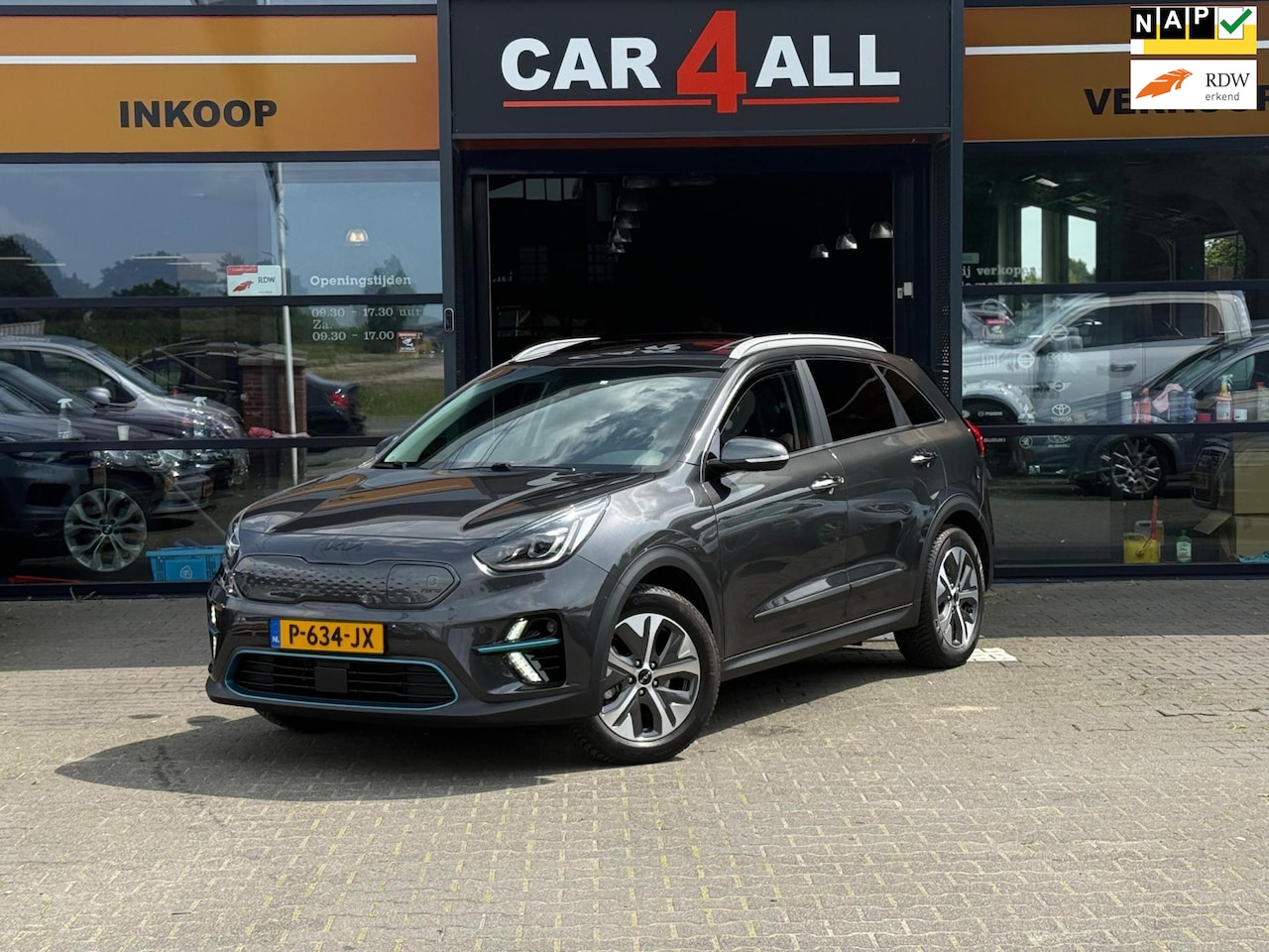 Kia e-Niro - ExecutiveLine 64 kWh LEDER/MEMORY/ACC/LANE/STLVRM EN STLVRKOELING GARANTIE TOT 2029 - AutoWereld.nl