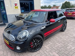 MINI Cooper S - 1.6 uitvoering- rode details- airco