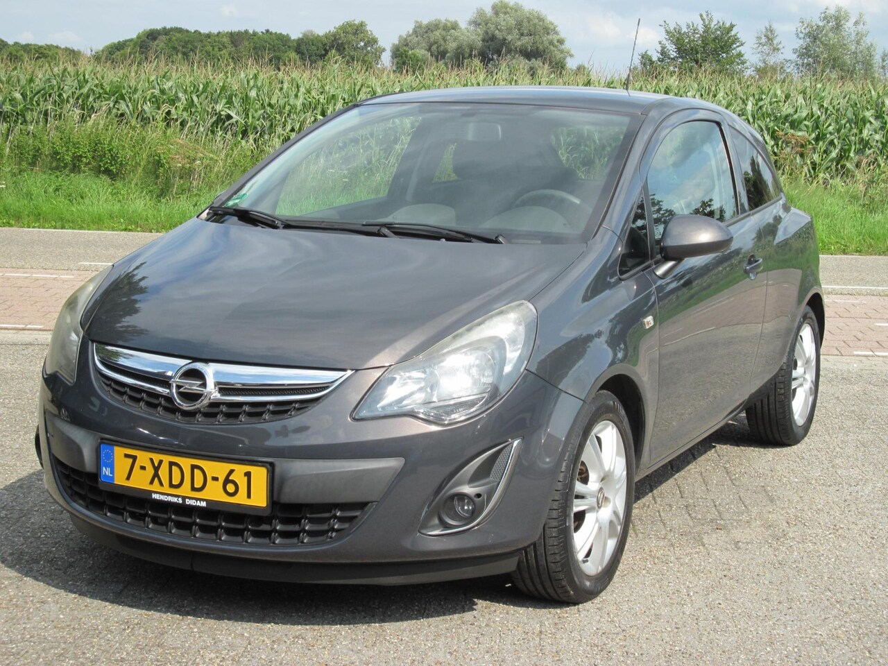 Opel Corsa - 1.2-16V BlitZ + Navigatie - AutoWereld.nl