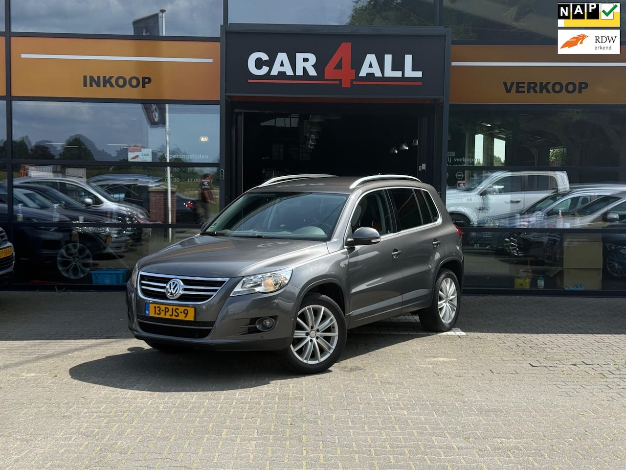 Volkswagen Tiguan - 2.0 TSI Sport&Style 4Motion DSG/NAVI/CRUISE/LEDER/AUTOINPARKEREN/VOL OPTIE/APK 16-6-2026 - AutoWereld.nl