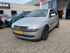 Opel Corsa - 1.4-16V Comfort zeer nette auto