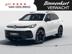 Volkswagen Tiguan - 1.5 eHybrid R-Line Edition Navi | Trekhaak | Black Style | 20"York | LED Matrix IQ | 360 c