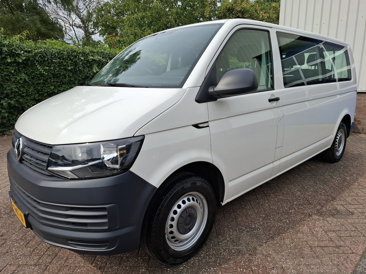 Volkswagen Transporter Kombi - 2.0TSI 23500.- INCL BTW 9-PERSOONS BENZINE 150PK - AutoWereld.nl