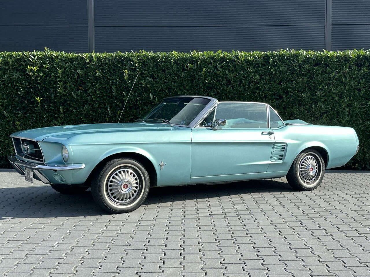 Ford Mustang Convertible - 1967 200CU 6-CILINDER INLINE, HANDGESCHAKELD, LPG, APK VRIJ - AutoWereld.nl