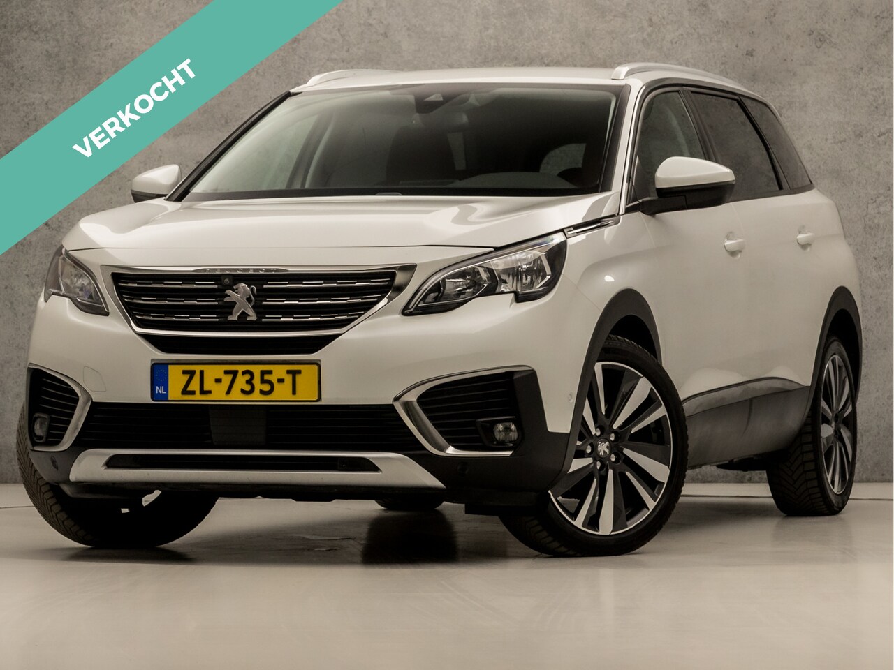 Peugeot 5008 - 1.2 PureTech Sport 7 Persoons (APPLE CARPLAY, GROOT NAVI, COGNAC LEDER, SPORTSTOELEN, KEYL - AutoWereld.nl