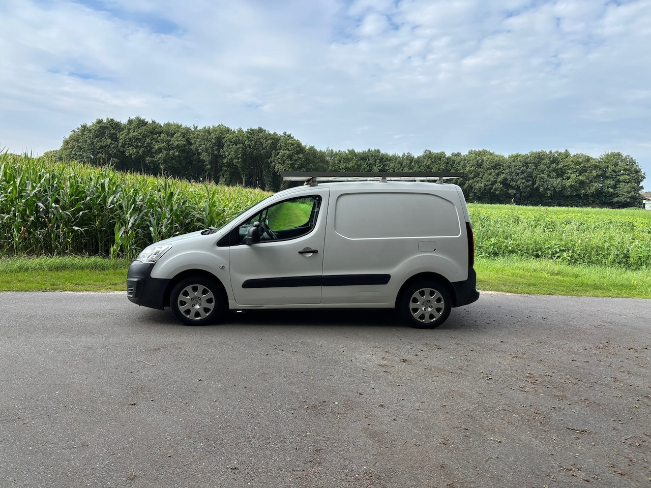 Peugeot Partner - 120 1.6 BlueHDi 75 L1 Première 120 1.6 BlueHDi 75 L1 Première - AutoWereld.nl