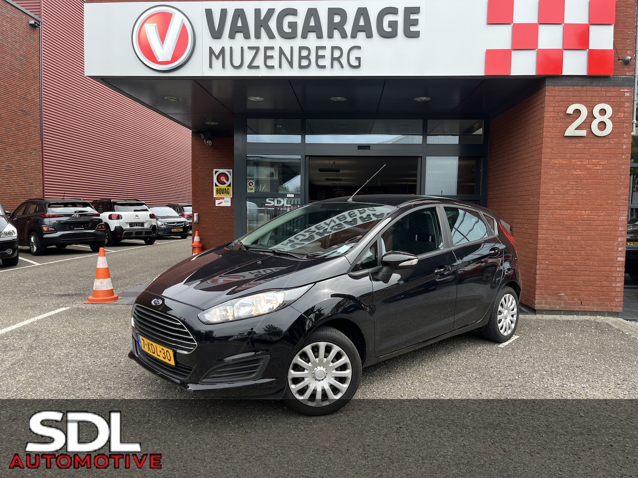 Ford Fiesta - 1.0 Style // NAVIGATIE // BLUETOOTH // AIRCO // - AutoWereld.nl