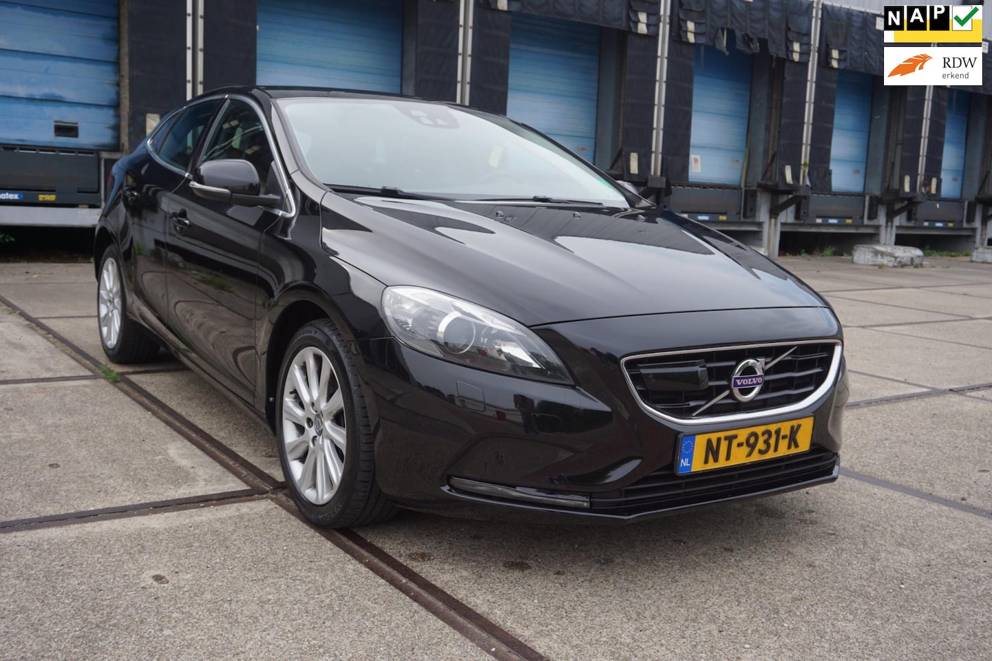 Volvo V40 Cross Country - 2.0 D3 Summum 2.0 D3 Summum - AutoWereld.nl