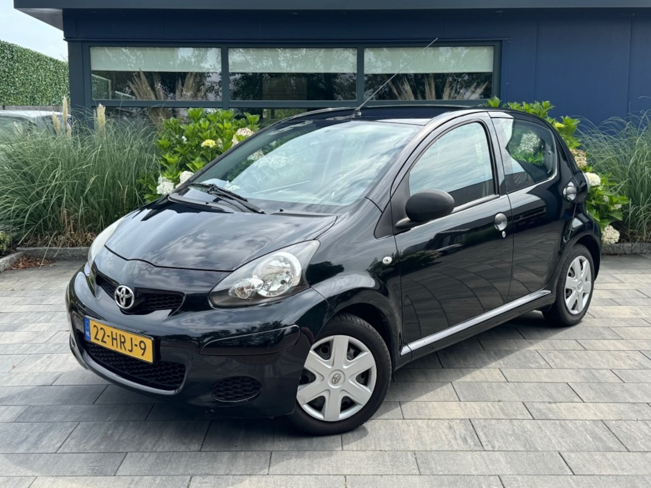 Toyota Aygo - 1.0-12V slechts 113dkm 5 deurs incl. beurt en nieuwe banden - AutoWereld.nl