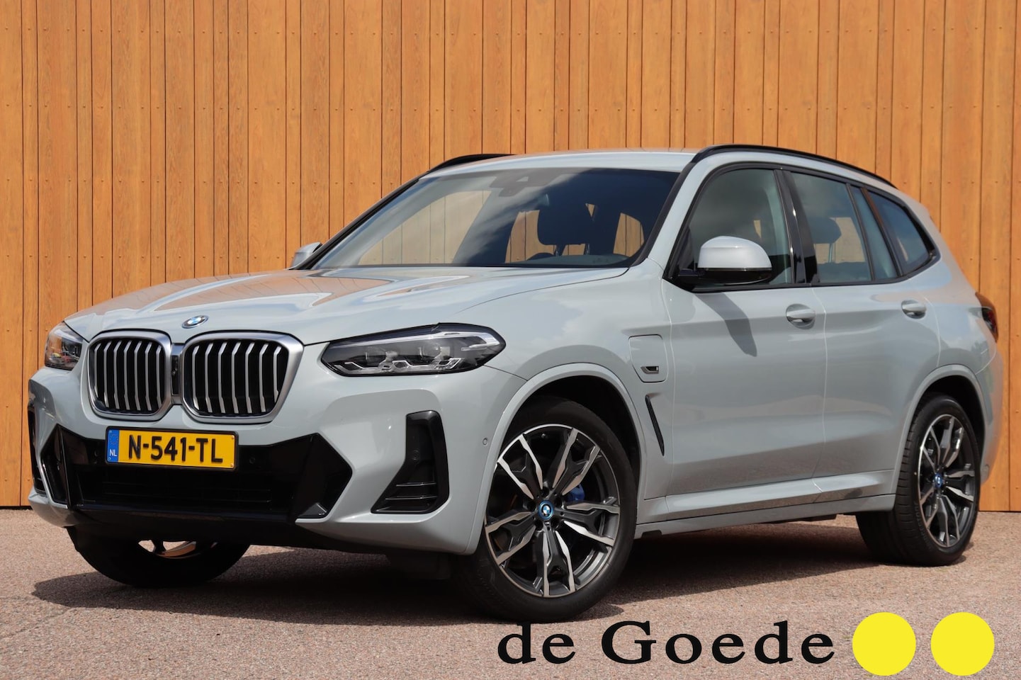BMW X3 - XDrive30e M-Sport org. NL leer+vw camera's el.klep - AutoWereld.nl