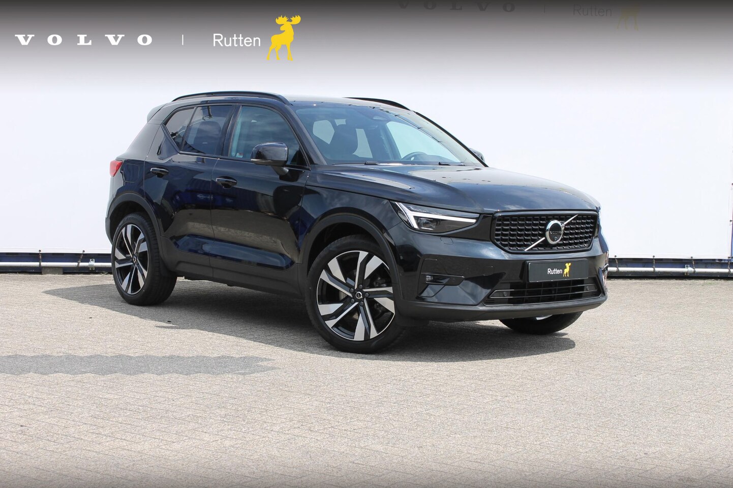 Volvo XC40 - B3 177PK Automaat Plus Dark Google infotainment / Draadloos telefoon opladen / Elektrisch - AutoWereld.nl