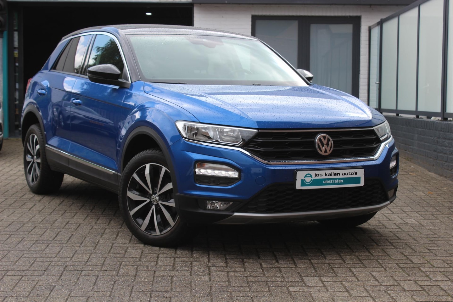 Volkswagen T-Roc - 1.5 TSI Style 1.5 TSI 150pk, Navigatie, PDC V+A, Zwart Dak, 17", Virual Cockpit, All Weath - AutoWereld.nl