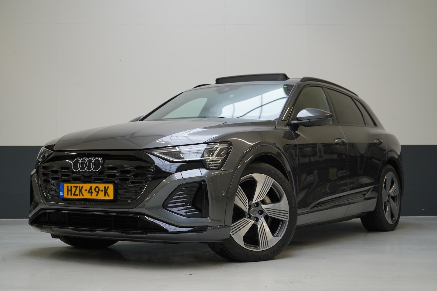 Audi Q8 e-tron - 55 quattro 408pk S Edition 115 kWh | Head-Up | BTW | Panoramadak | Leder | Keyless | Trekh - AutoWereld.nl