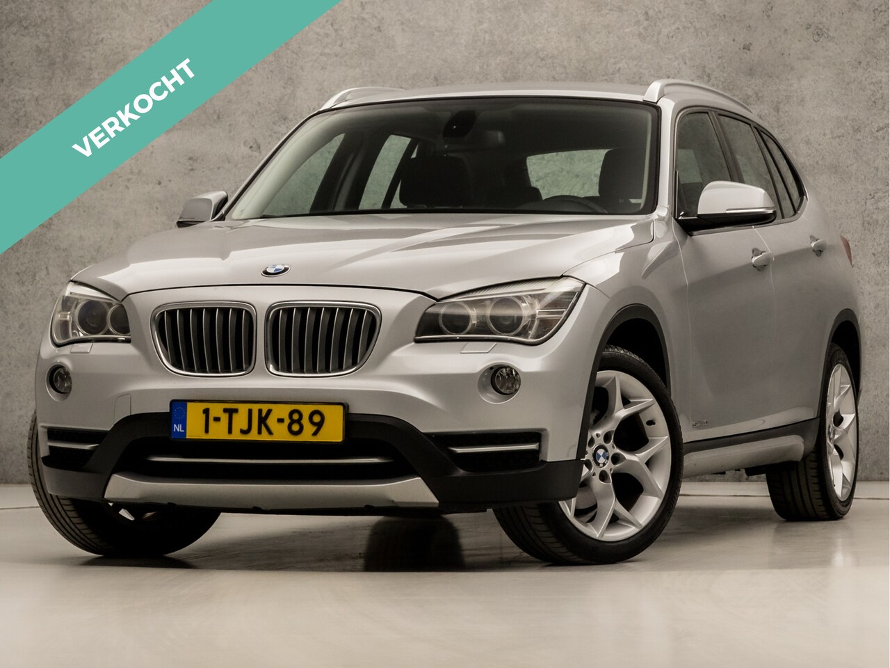 BMW X1 - sDrive20i Sport 184Pk Automaat (NAVIGATIE, CLIMATE, LEDER, TREKHAAK, SPORTSTOELEN, XENON, - AutoWereld.nl