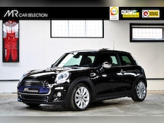 MINI Cooper - 1.5 Business | Panoramadak | LED | 17 inch | Parkeersensoren | Leder | Head-Up | NL auto |