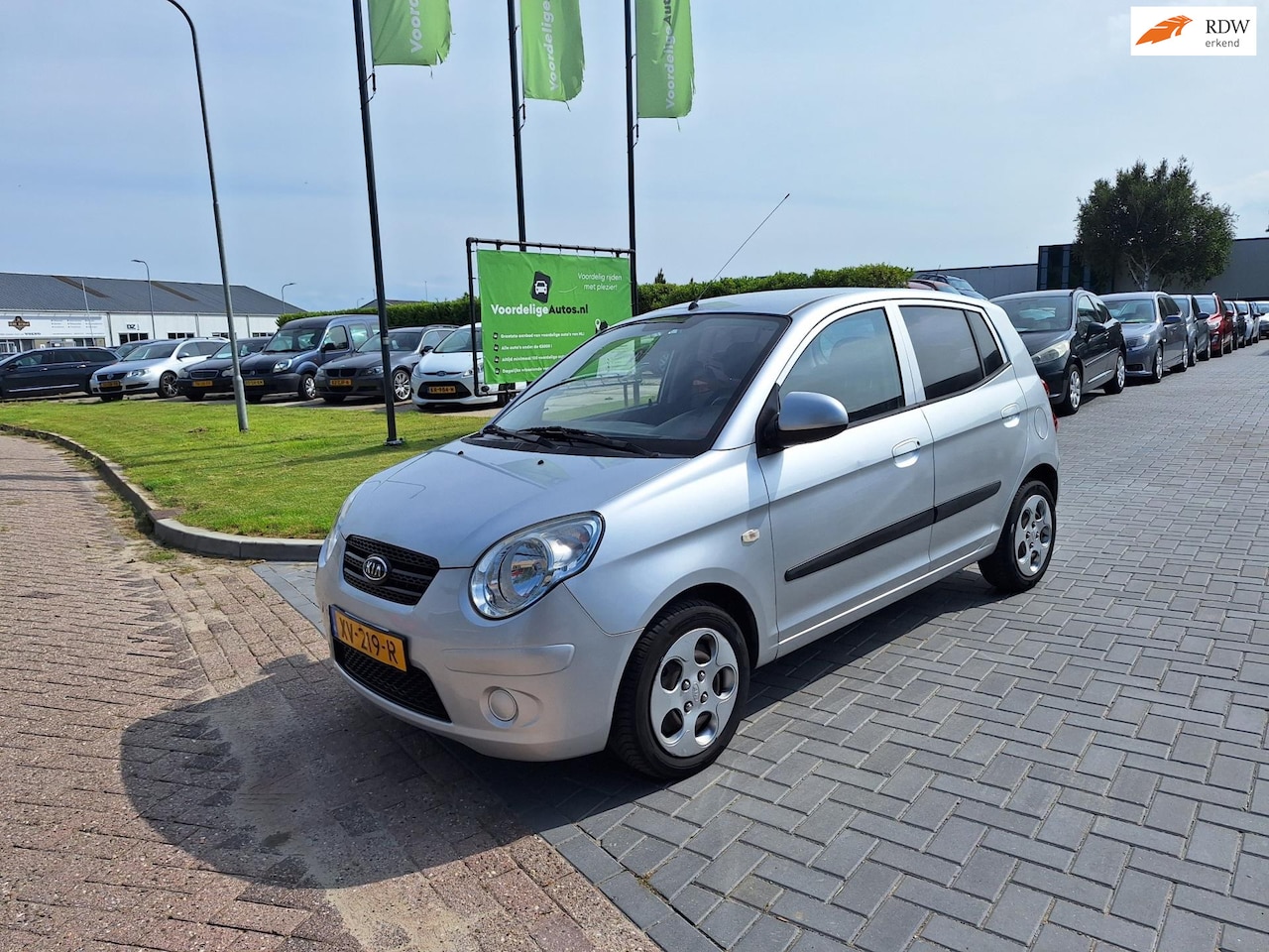 Kia Picanto - 1.1 Fifteen / 61.068 km!!!! / APK april 2026 - AutoWereld.nl
