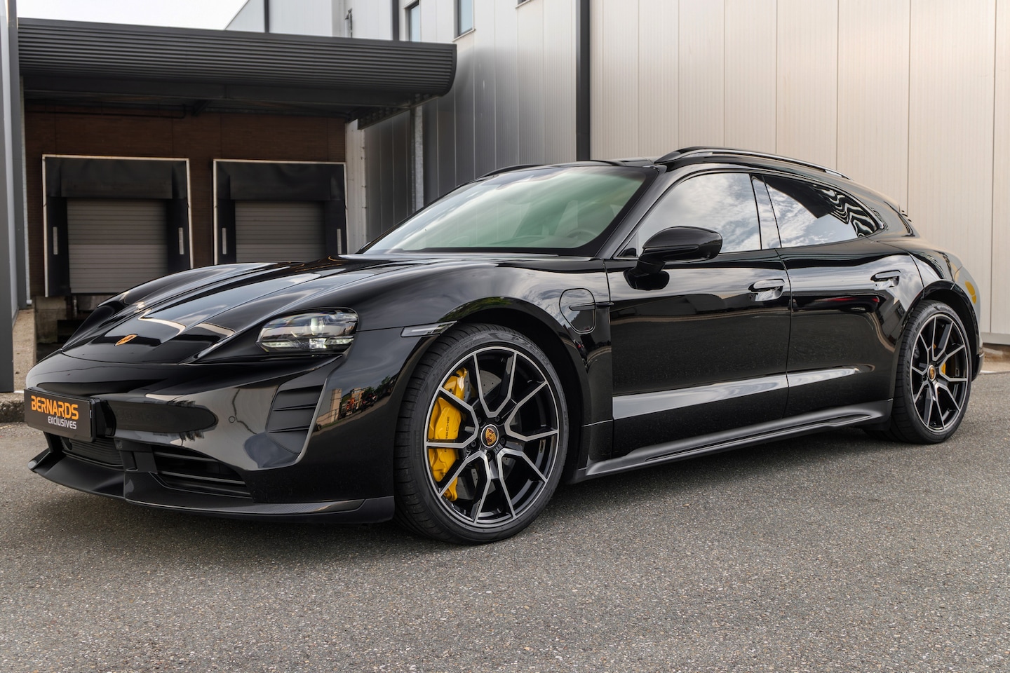 Porsche Taycan Sport Turismo - Turbo S 93 kWh - Full Option - Carbon - AutoWereld.nl