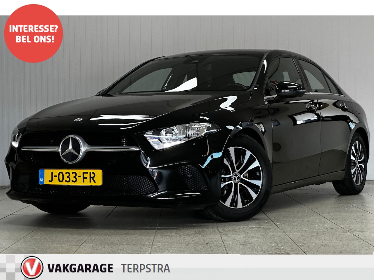 Mercedes-Benz A-klasse - 180 Solution/ Automaat!/ Virtual Cockpit/ Keyless-Go/ Half-Lederen Sportst./ Zwarte-Hemel/ - AutoWereld.nl