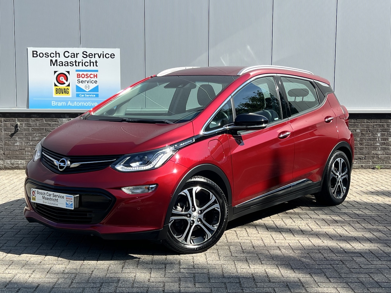Opel Ampera-e - Innovation 60 kWh Interesse, Proefrit? Bel of app met: 06-24 28 28 42 - AutoWereld.nl