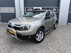 Dacia Duster - 1.6 Lauréate NAP 4X4 AWD Cruise Trekhaak Bullbar Airco 16"