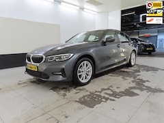 BMW 3-serie - 330e eDrive Edition+Led+Volleder+stoel-verw+breed-navigatie+2 Snoeren = 61 DKM
