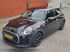 MINI One - 1.5 One Essential Zeer mooie Mini One NIEUW model van 1e eigenaar, dealer onderhouden