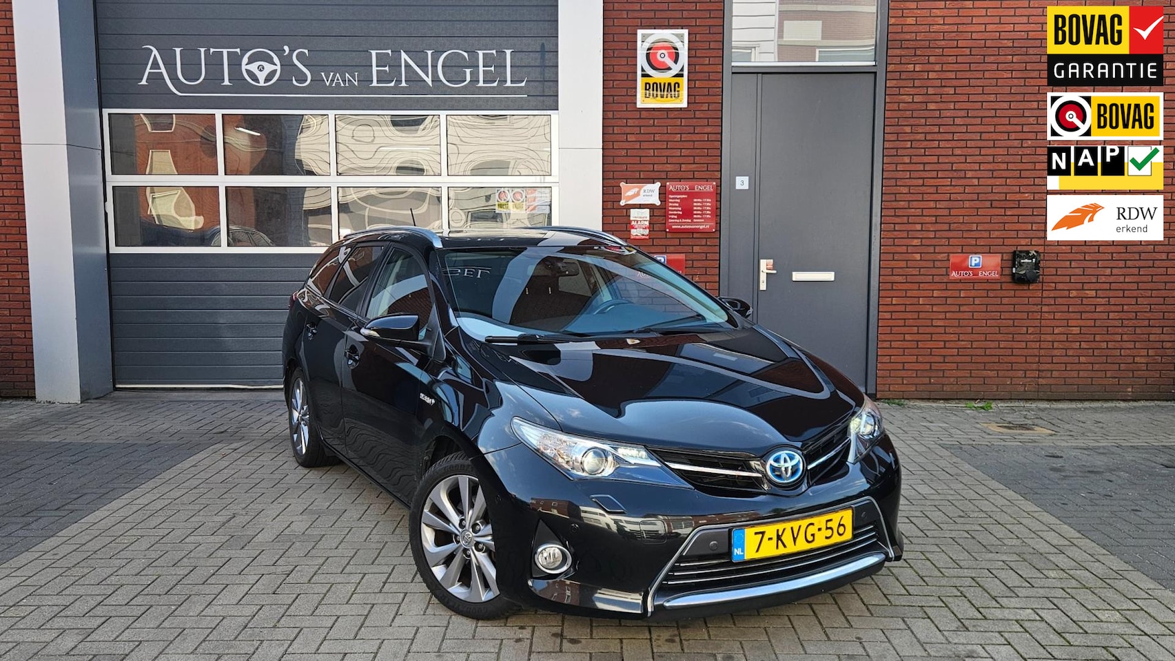 Toyota Auris Touring Sports - 1.8 Hybrid Lease Pro/Garantie/Panorama/JBL/All season banden - AutoWereld.nl