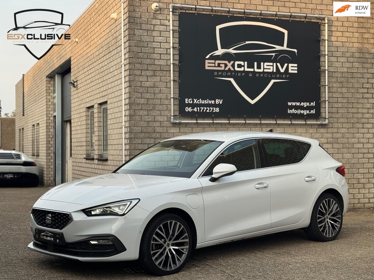 SEAT Leon - 1.4 TSI eHybrid PHEV FR Business Intense LED | ACC | CAMERA | NAVI - AutoWereld.nl