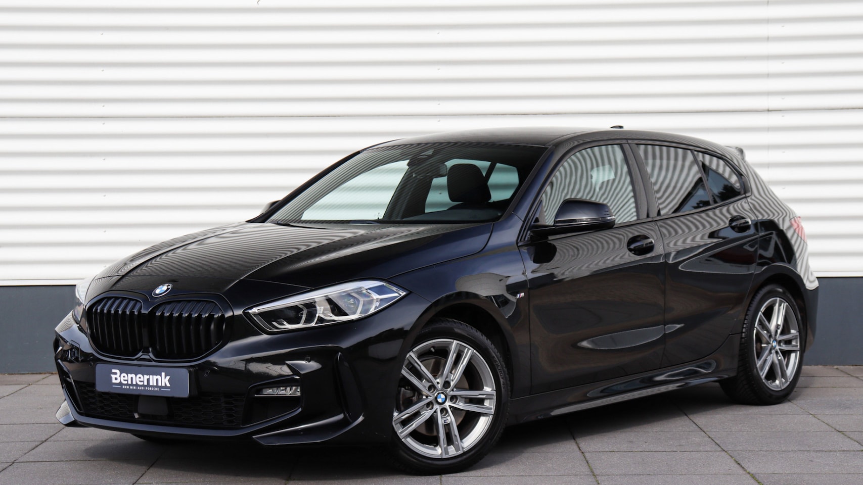 BMW 1-serie - 118i M-Sport | Shadow Line | M Achterspoiler | Live Cockpit Professional - AutoWereld.nl
