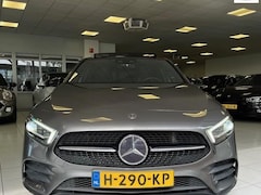 Mercedes-Benz A-klasse - 220 Premium Plus/AMG Line Edition 1 Night pakket/Pano/190PK/Widescreen/Dealer onderhouden