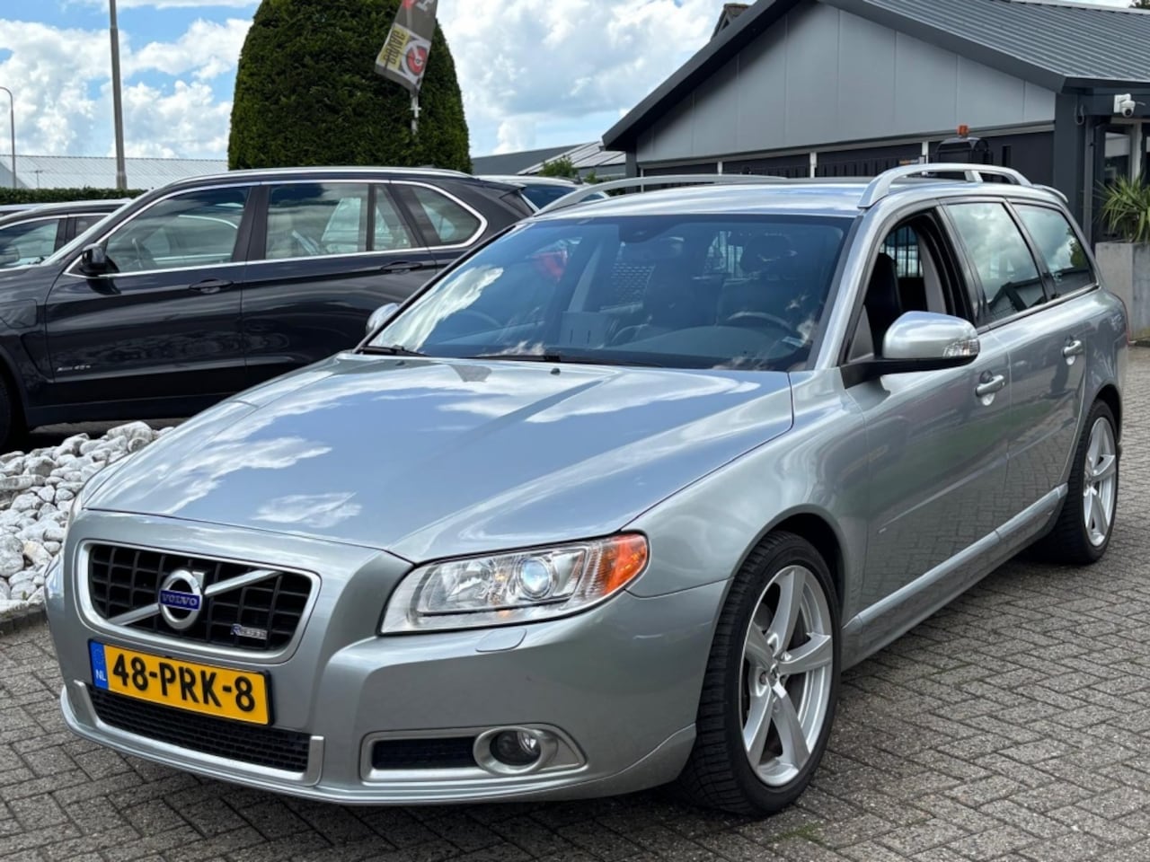 Volvo V70 - 2.0T Automaat R-Edition 2011 NL Auto - AutoWereld.nl