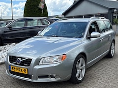 Volvo V70 - 2.0T Automaat R-Edition 2011 NL Auto