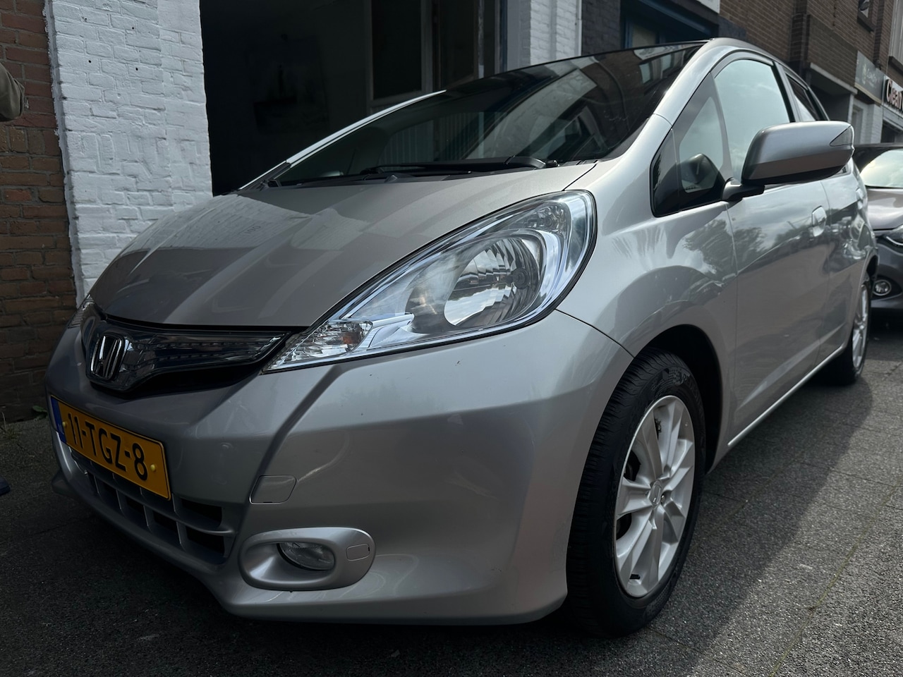 Honda Jazz - 1.4 Hybrid Elegance AUTOMAAT Cruise PDC LMV Nette Auto - AutoWereld.nl