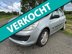 Renault Clio - 1.2-16V Authentique|rijdt goed
