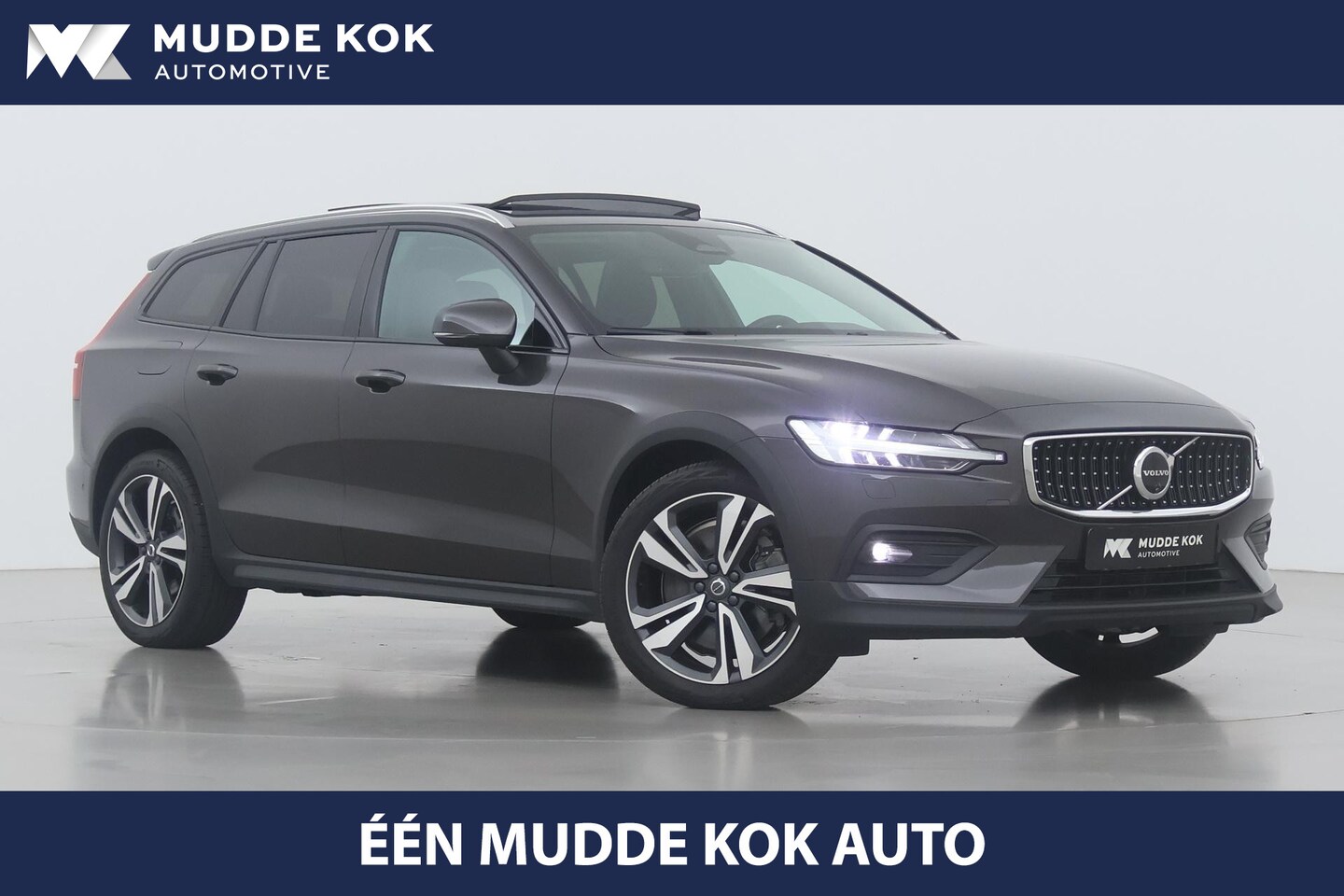Volvo V60 Cross Country - B5 AWD Plus Bright | Panoramadak | 360° Camera | ACC | harman/kardon | BLIS | 19 Inch - AutoWereld.nl