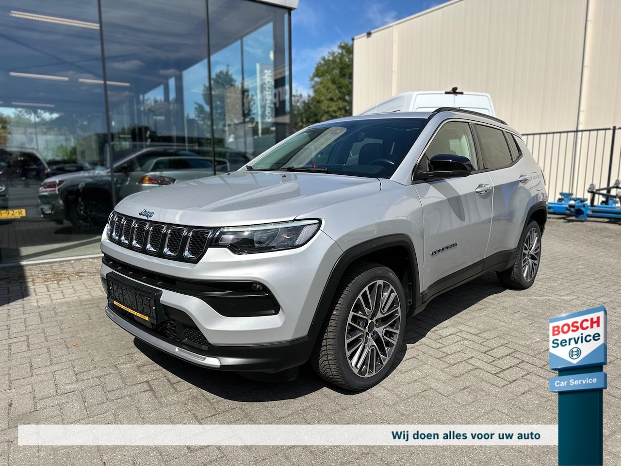 Jeep Compass - 1.3T 4XE AWD AUTOMAAT PLUGIN HYBR.PANORAMADAK Limited Business - AutoWereld.nl