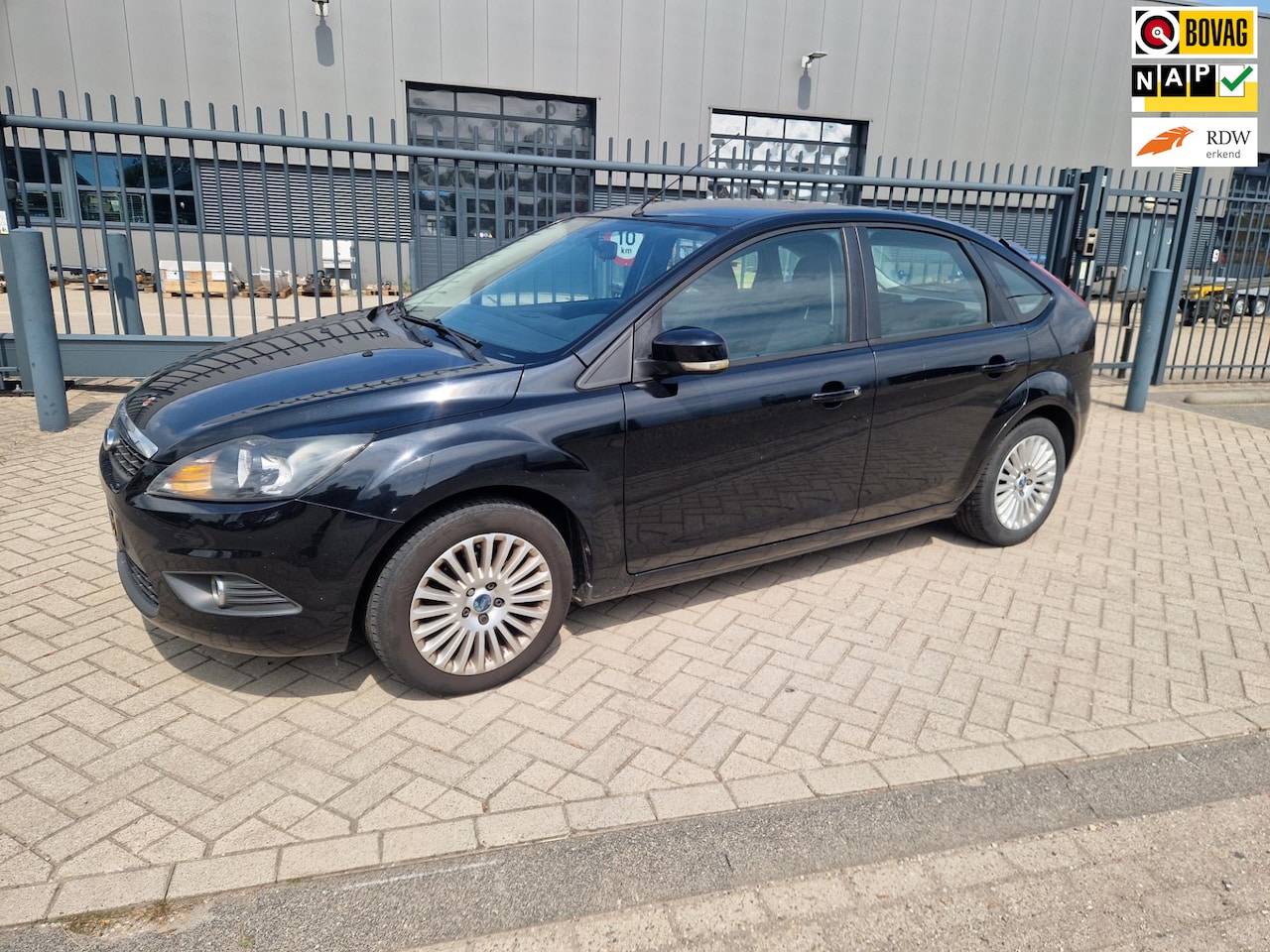 Ford Focus - 1.6 Ghia 1.6 Ghia, airco, rijd goed, apk 07/2026 - AutoWereld.nl