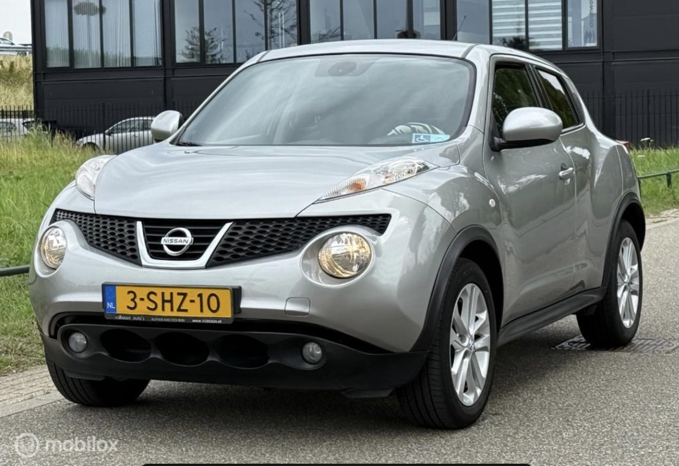 Nissan Juke - 1.6 Acenta Automaat - AutoWereld.nl