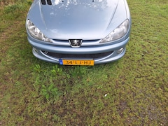 Peugeot 206 CC - 2.0-16V
