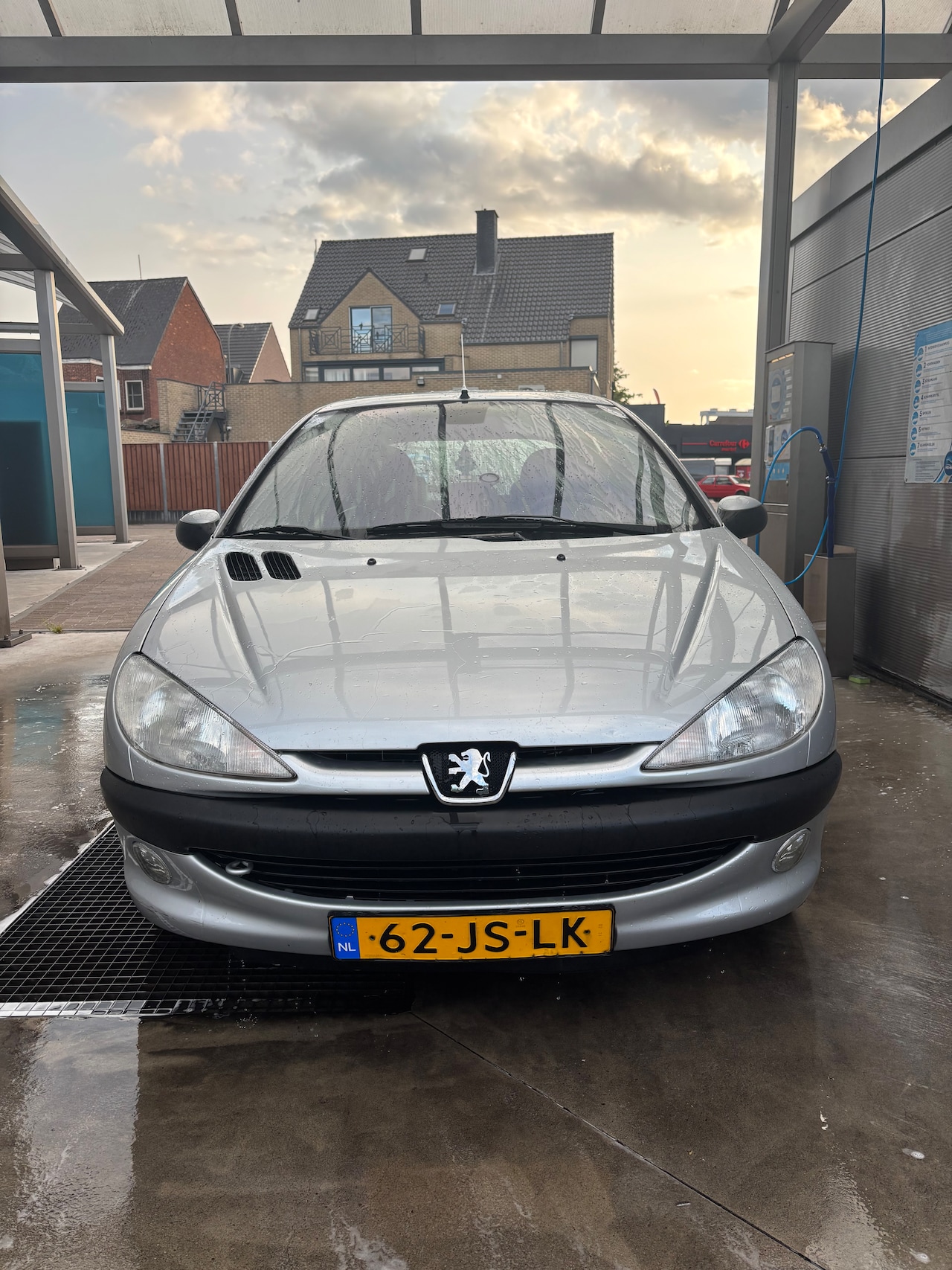 Peugeot 206 - 1.4 Gentry Premium Het is een automaat er staat 139.000km op - AutoWereld.nl