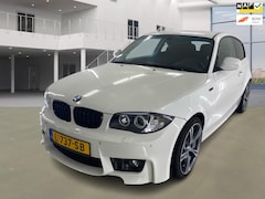 BMW 1-serie - 116i/m-pakket/navi/6bak/applecarplay/psensor/