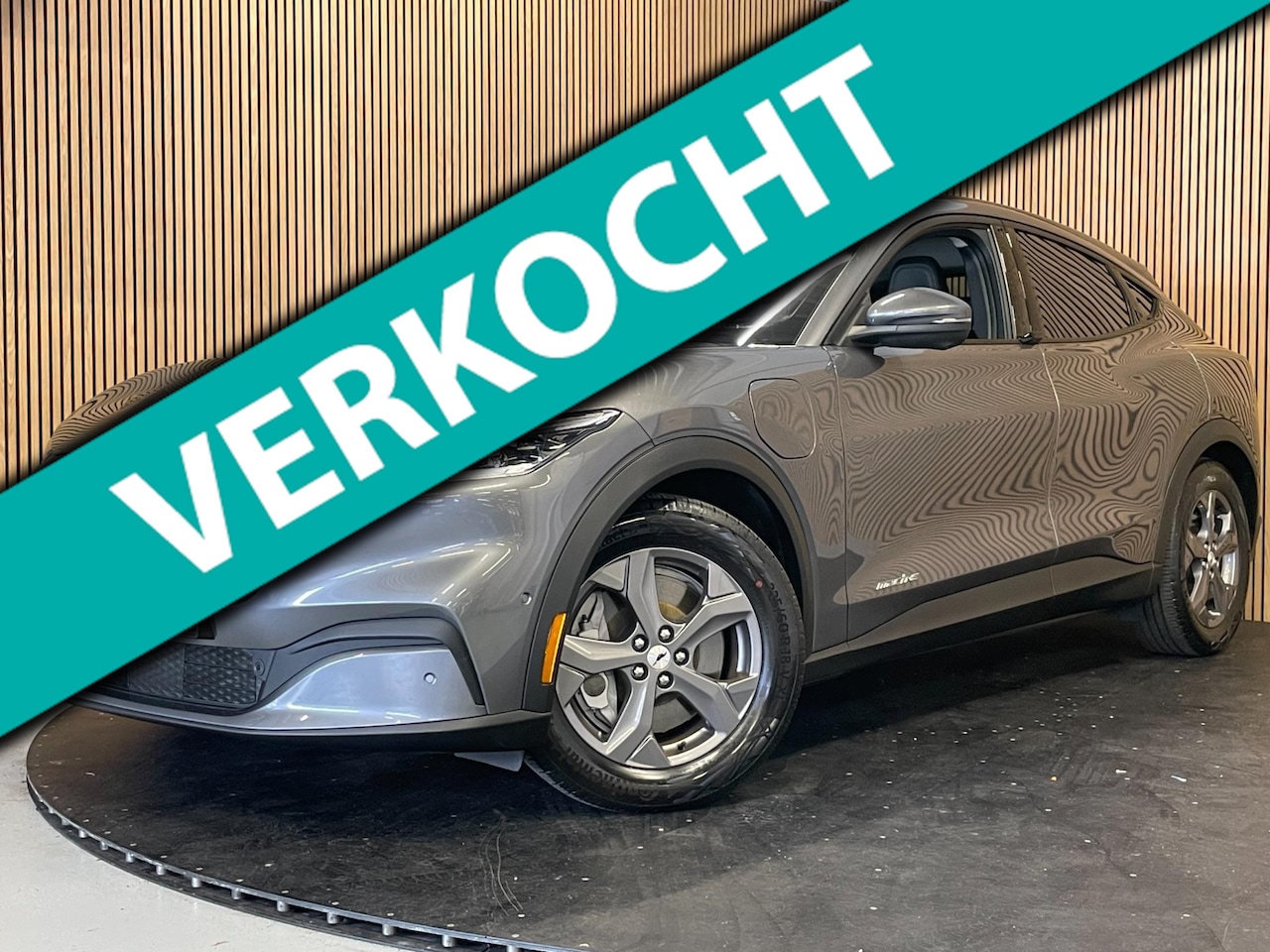 Ford Mustang Mach-E - RWD 75 kWh|LEDER|PANO|ACC|360 CAMERA|CARPLAY|STOEL-, STUURVERW.|NL-AUTO|1e EIG.|INCL. BTW| - AutoWereld.nl