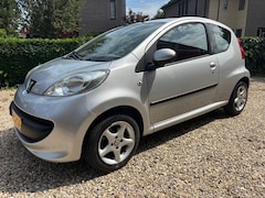 Peugeot 107 - 1.0-12V XS Urban Move