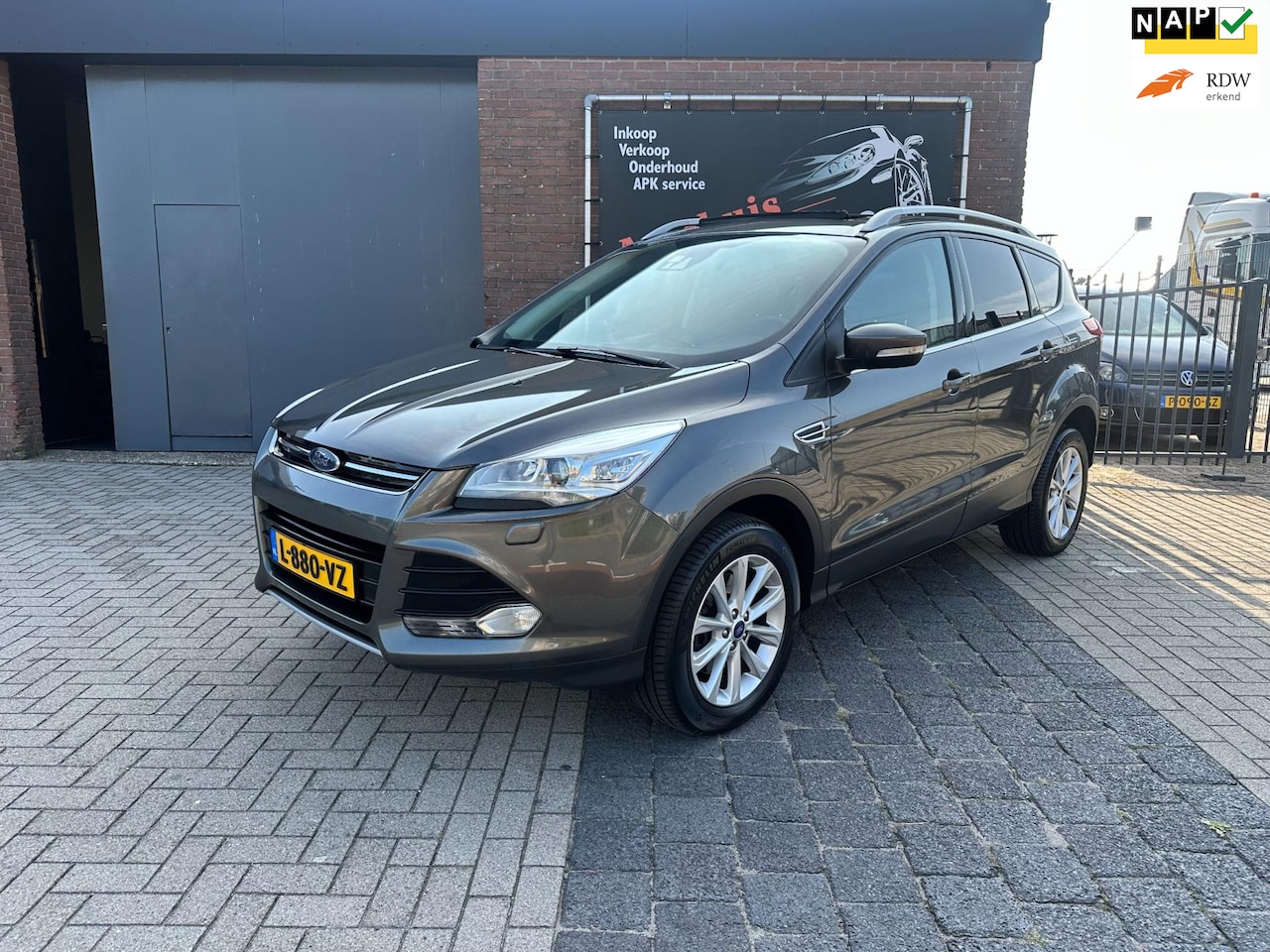 Ford Kuga - 1.5 Titanium Styling Pack 4WD Automaat Pano-Dak - AutoWereld.nl