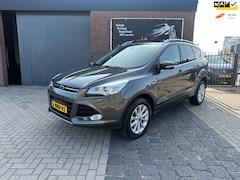 Ford Kuga - 1.5 Titanium Styling Pack 4WD Automaat Pano-Dak