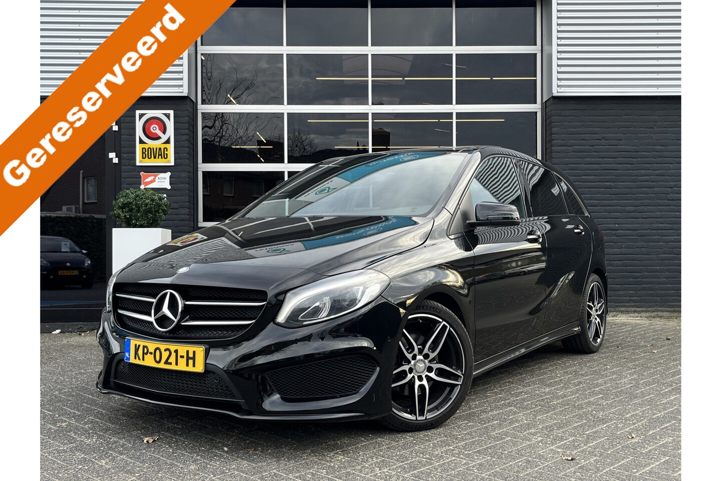 Mercedes-Benz B-klasse - 180 AMG Night Edition Plus 180 AMG Night Edition Plus, Automaat, Bluetooth, Cruise, Navi, Pdc, NAP - AutoWereld.nl