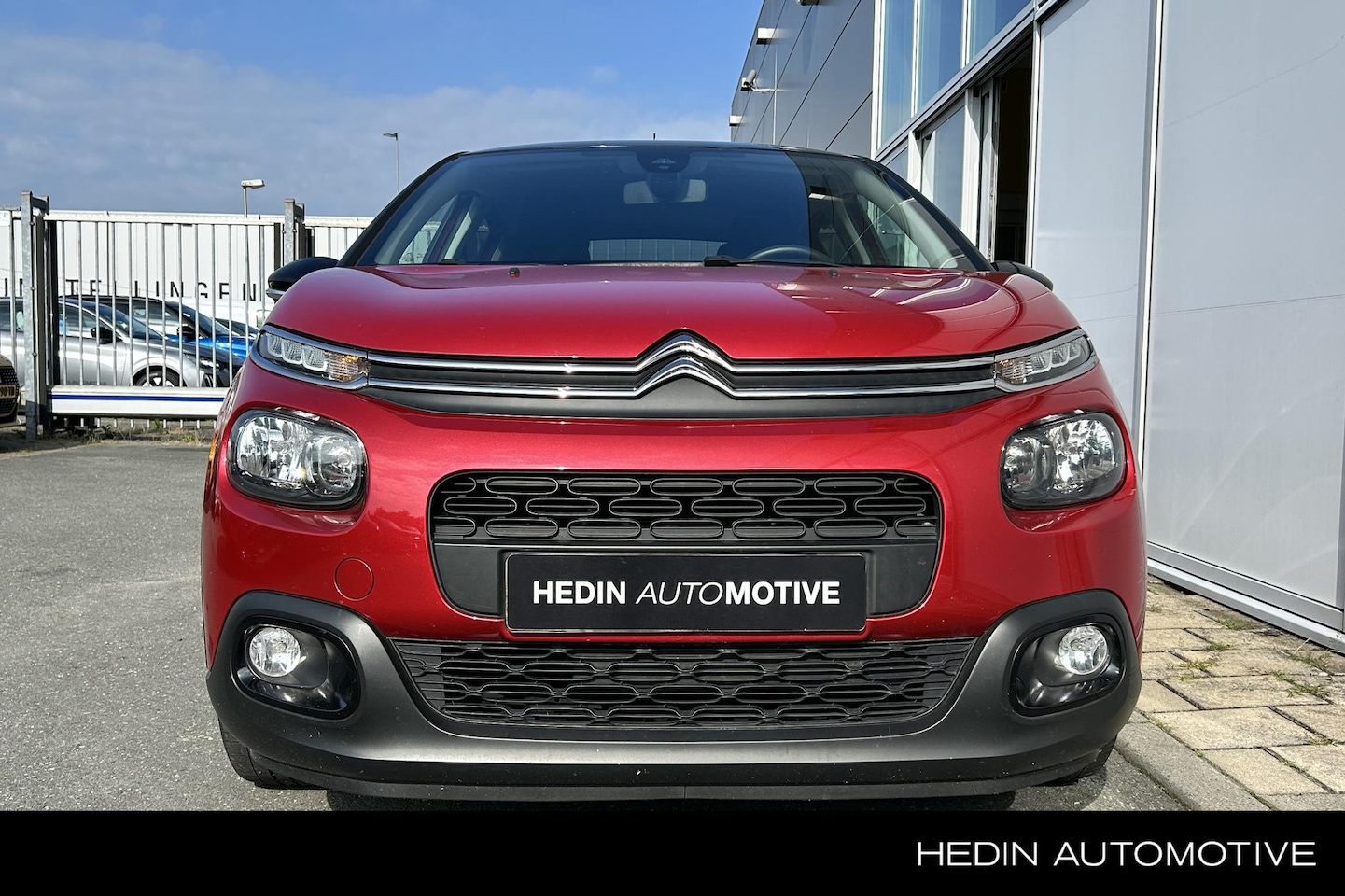 Citroën C3 - 1.2 82pk Feel | Trekhaak | Navigatie | Parkeersensoren | Climate control | Cruise control - AutoWereld.nl