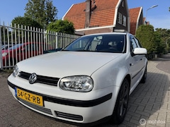 Volkswagen Golf - 1.6