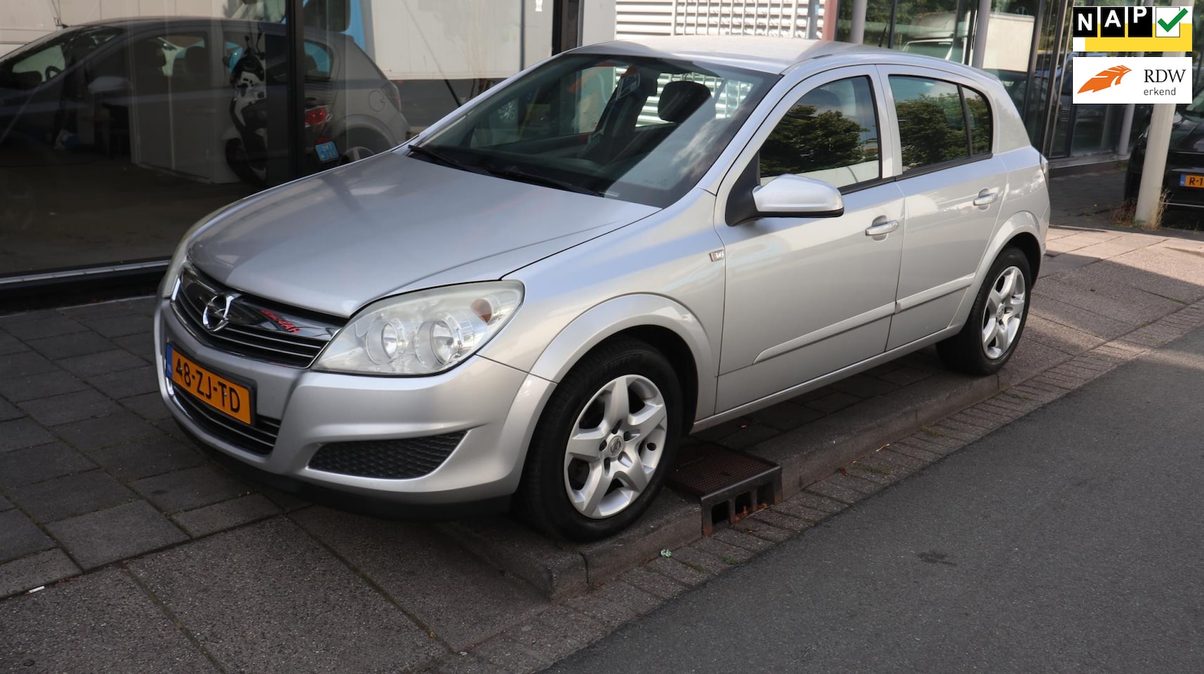 Opel Astra - 1.6 Business+ 1.6 Business - AutoWereld.nl